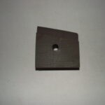 Cale en bois pour fixation cabine