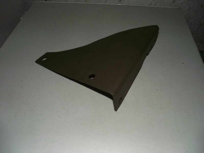 Renfort pare choc avant droit CC915900