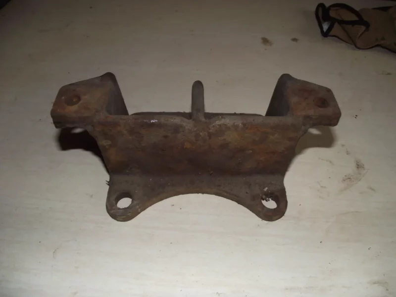 Support inférieur de radiateur CC923056