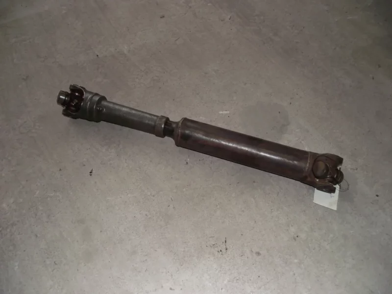Arbre de transmission complet de la boîte de transfert au pont intermédiaire 6x6 CC926716