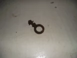 Vis à œil pour fixation des sangles dans la caisse (cabine) avant