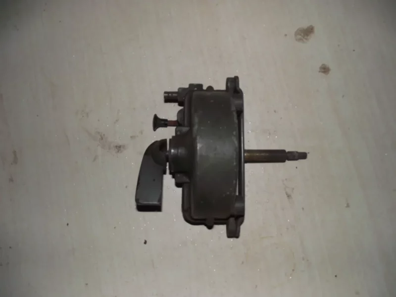 Moteur d'essuie glace à dépression CC927970