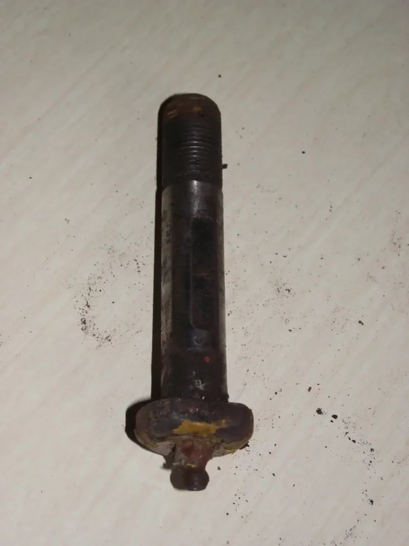 Axe arrière de lame ressort avant CC585939